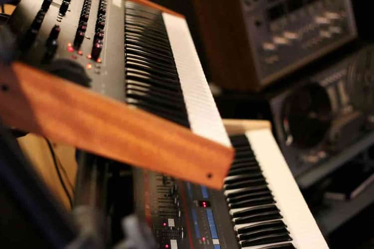 MIDI keyboard for beat production and music creation